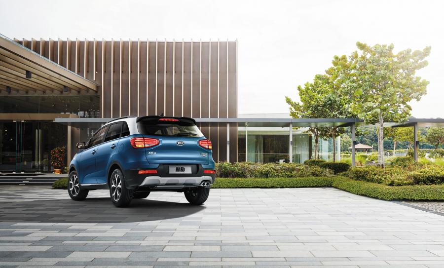 Kia KX3 2016 года  (фото 8 из 18)